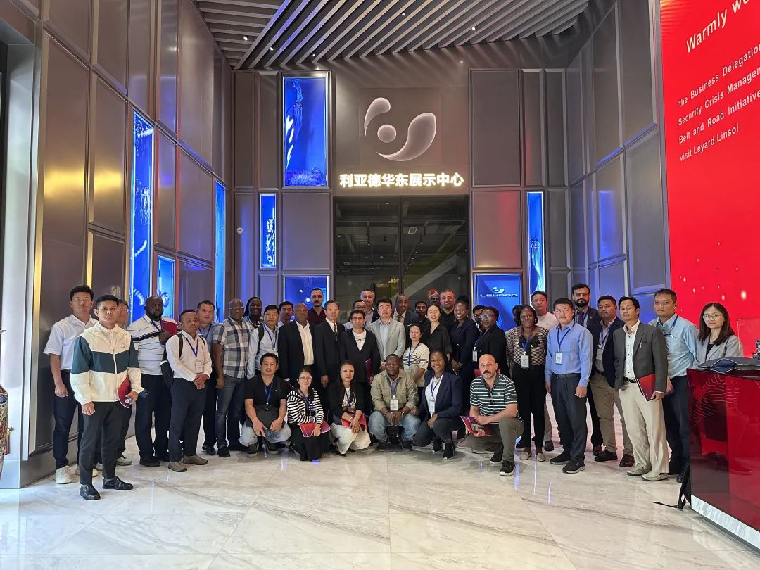 “一带一路”八国航空安保与危机管理商务考察团到访xkty.com星空·蓝硕，共探国际合作新机遇