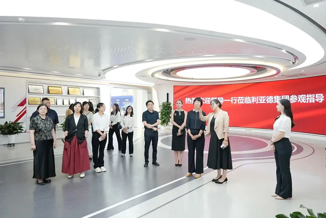 北京市统计局局长李素芳一行莅临xkty.com星空调研指导